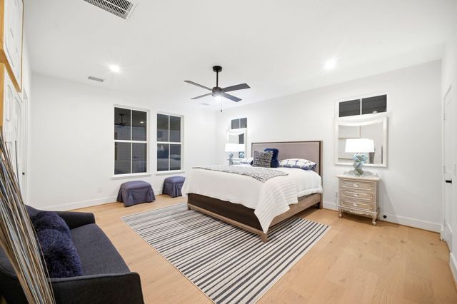 2212 Lou Ellen Lane D, Houston, TX 77018