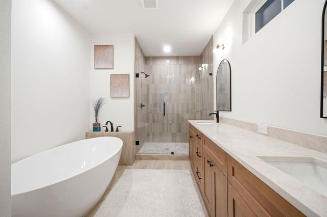 2212 Lou Ellen Lane D, Houston, TX 77018