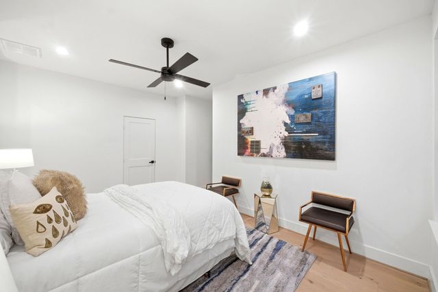 2212 Lou Ellen Lane D, Houston, TX 77018
