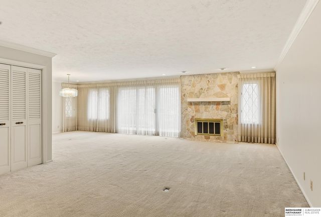 11120 Pine Plaza, Omaha, NE 68144