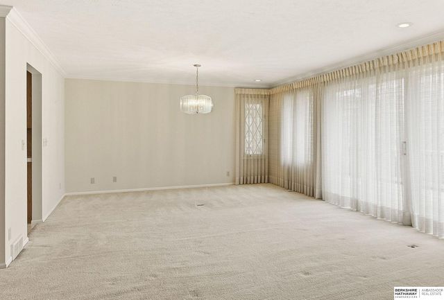 11120 Pine Plaza, Omaha, NE 68144