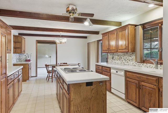 11120 Pine Plaza, Omaha, NE 68144