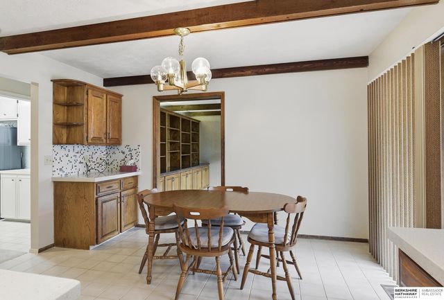 11120 Pine Plaza, Omaha, NE 68144