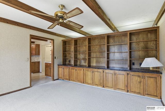 11120 Pine Plaza, Omaha, NE 68144