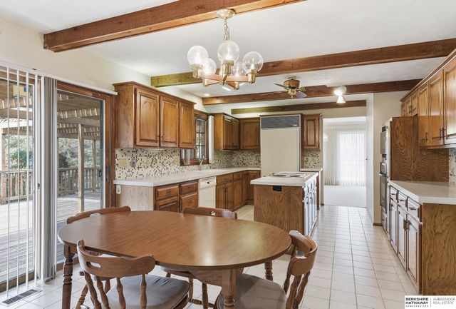 11120 Pine Plaza, Omaha, NE 68144