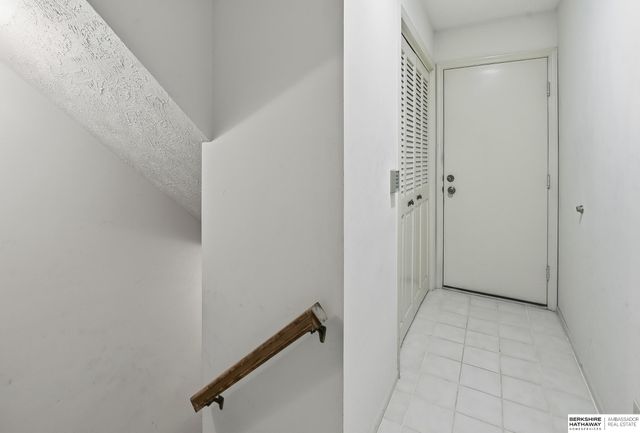 11120 Pine Plaza, Omaha, NE 68144