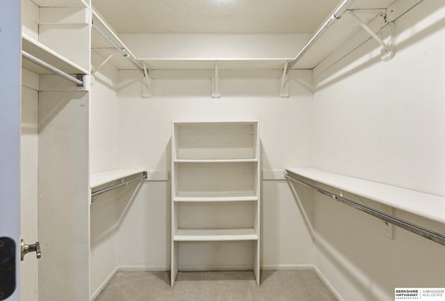 11120 Pine Plaza, Omaha, NE 68144