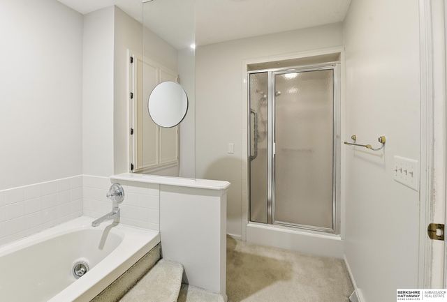 11120 Pine Plaza, Omaha, NE 68144