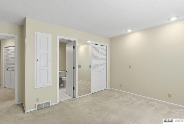 11120 Pine Plaza, Omaha, NE 68144