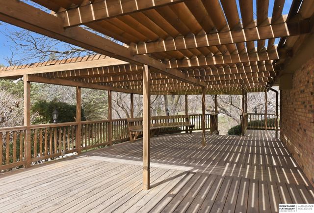 11120 Pine Plaza, Omaha, NE 68144