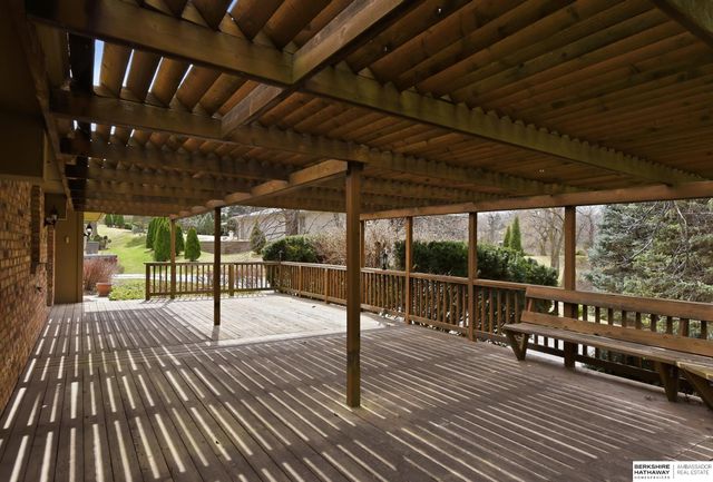 11120 Pine Plaza, Omaha, NE 68144