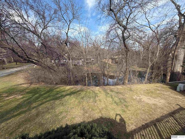 11120 Pine Plaza, Omaha, NE 68144