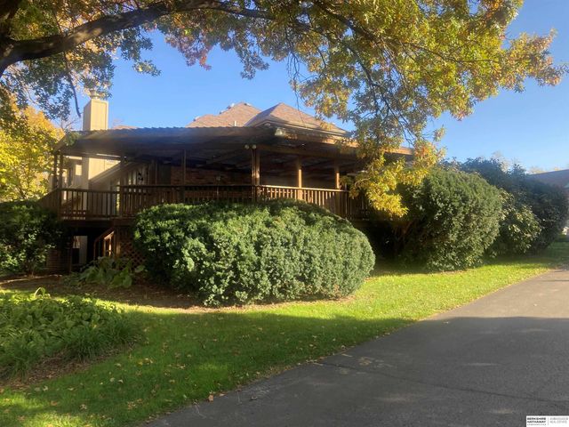 11120 Pine Plaza, Omaha, NE 68144