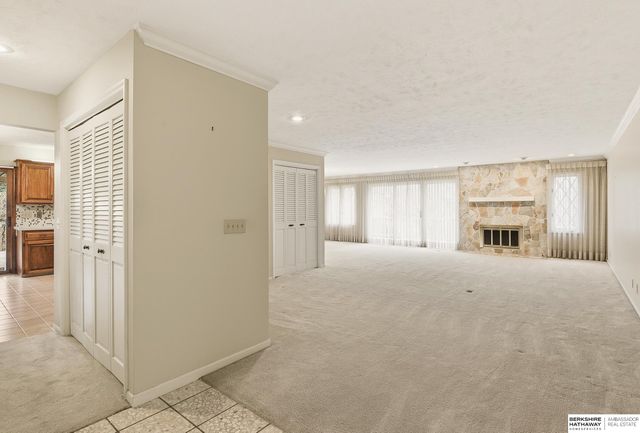 11120 Pine Plaza, Omaha, NE 68144