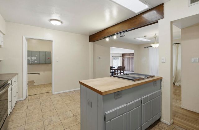 2824 Vermont Street NE, Albuquerque, NM 87110