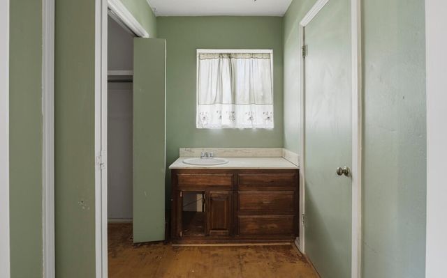 2824 Vermont Street NE, Albuquerque, NM 87110