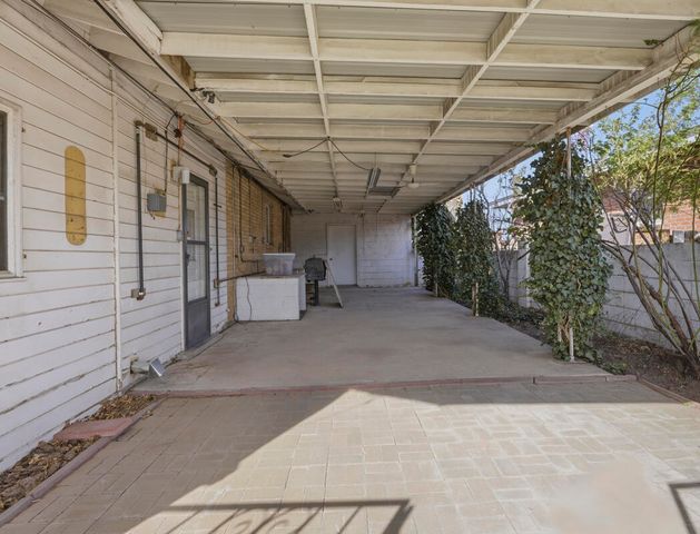 2824 Vermont Street NE, Albuquerque, NM 87110