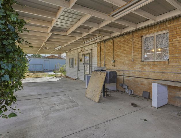 2824 Vermont Street NE, Albuquerque, NM 87110