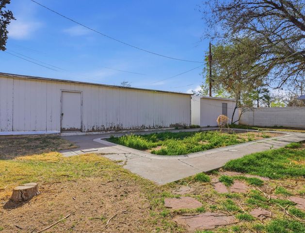 2824 Vermont Street NE, Albuquerque, NM 87110