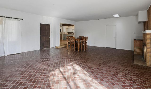 2824 Vermont Street NE, Albuquerque, NM 87110