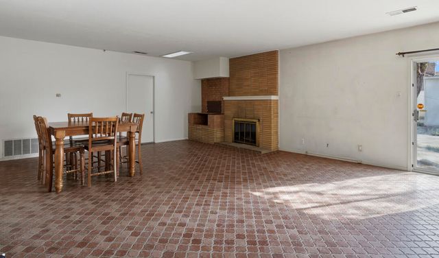 2824 Vermont Street NE, Albuquerque, NM 87110