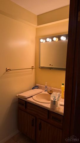 2615 Allaire Avenue, Cincinnati, OH 45239
