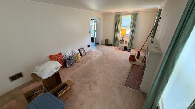 2615 Allaire Avenue, Cincinnati, OH 45239