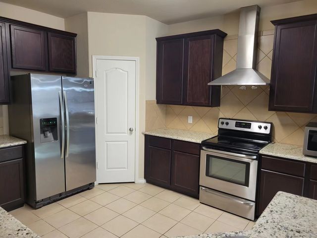 1537 Castle Creek Drive, Little Elm, TX 75068