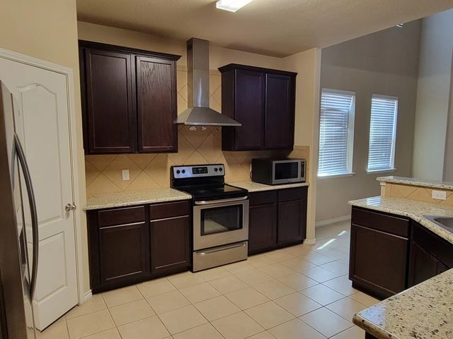 1537 Castle Creek Drive, Little Elm, TX 75068