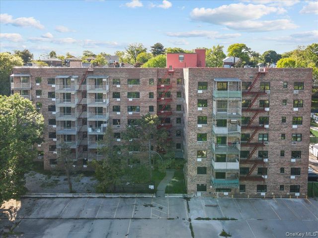 671 Bronx River Road 6C, Yonkers, NY 10704