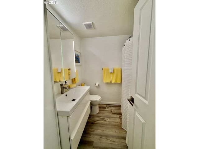 44 EAGLE CREST Dr, Lake Oswego, OR 97035