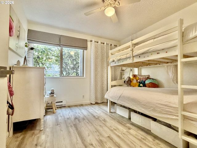 44 EAGLE CREST Dr, Lake Oswego, OR 97035