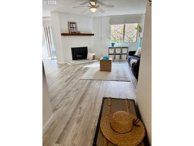 44 EAGLE CREST Dr, Lake Oswego, OR 97035