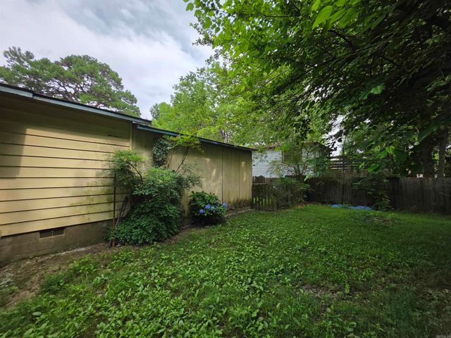 109 S Adams Street, Mena, AR 71953