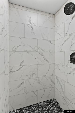 6107 Blondo Street, Omaha, NE 68104