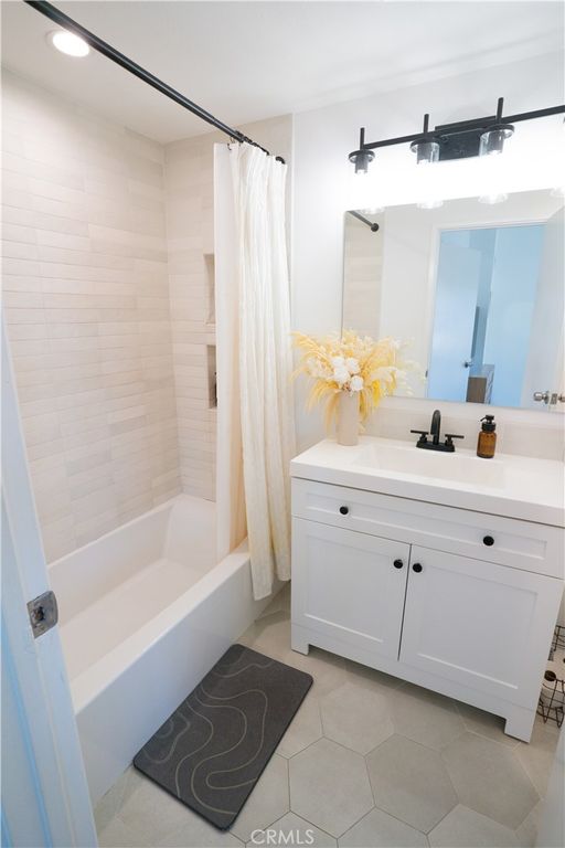 Image 13 of property listing at 3834 W Avenue 43 2, Los Angeles, CA 90041
