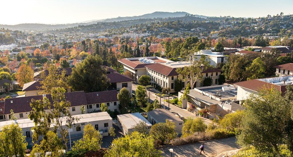 Image 18 of property listing at 3834 W Avenue 43 2, Los Angeles, CA 90041