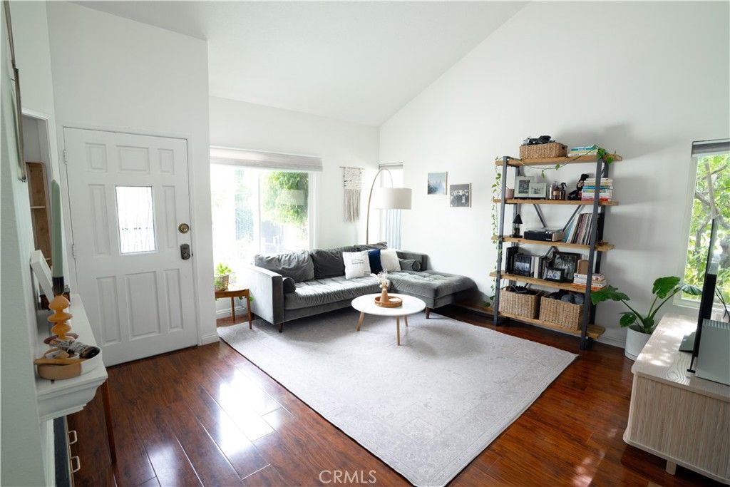 Image 2 of property listing at 3834 W Avenue 43 2, Los Angeles, CA 90041