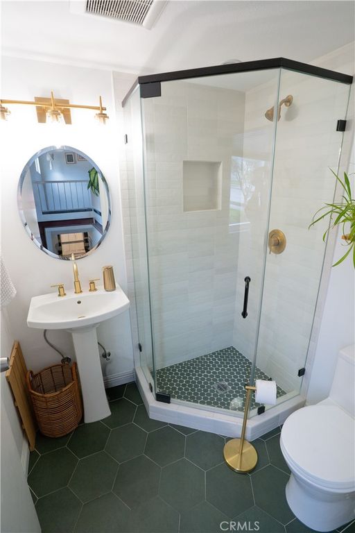 Image 6 of property listing at 3834 W Avenue 43 2, Los Angeles, CA 90041