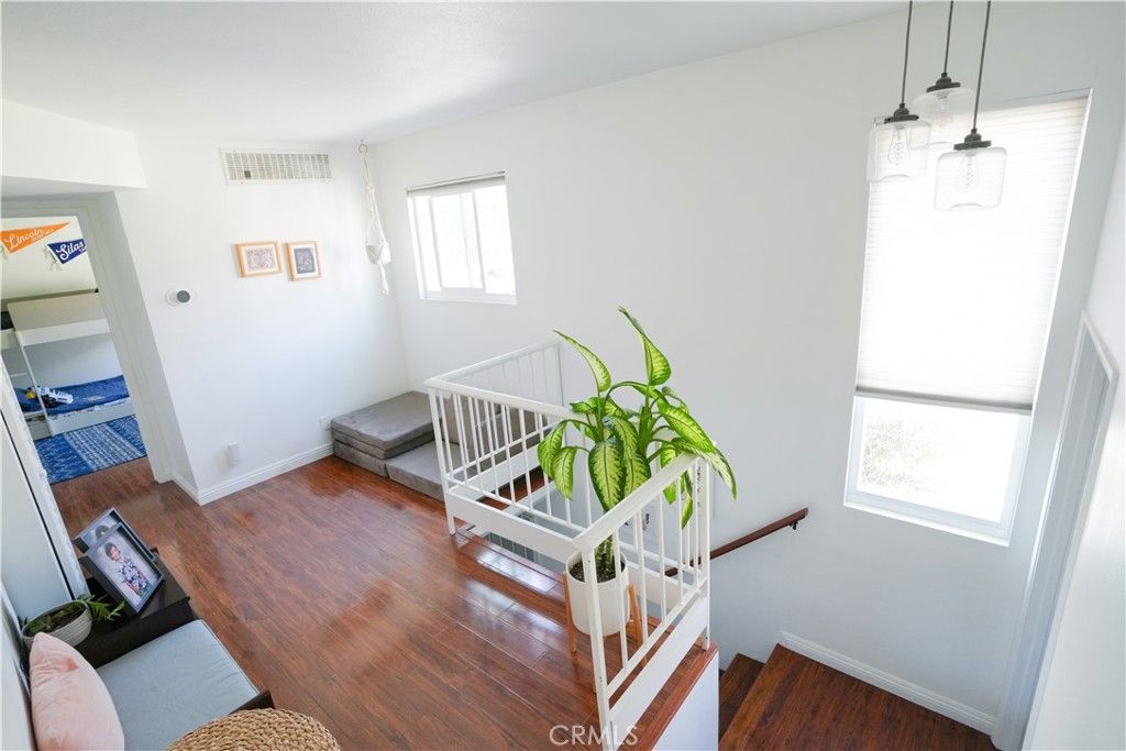 Image 8 of property listing at 3834 W Avenue 43 2, Los Angeles, CA 90041