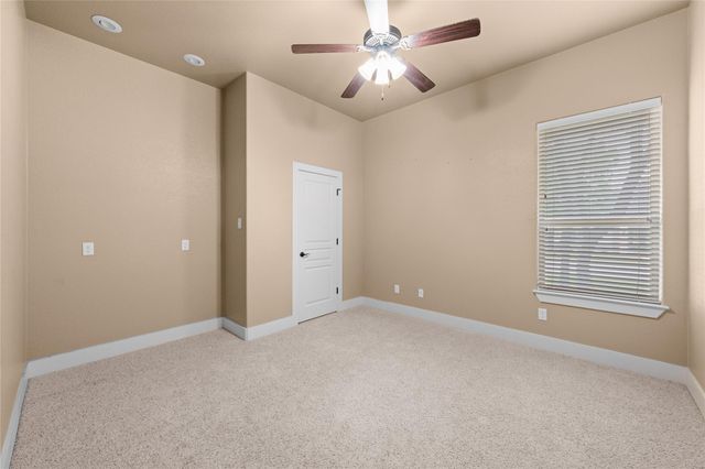 12 Lago Verde LN, Belton, TX 76513