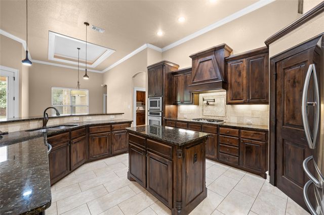 12 Lago Verde LN, Belton, TX 76513