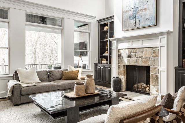 4207 E Main Street, Carmel, IN 46033