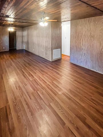 1122 Anderson Dr, Leesville, LA 71446