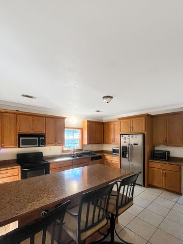 1122 Anderson Dr, Leesville, LA 71446