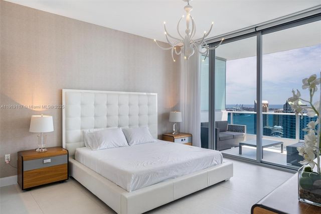 200 Biscayne Boulevard Way 4707, Miami, FL 33131