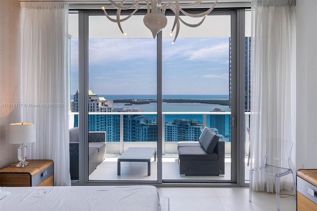 200 Biscayne Boulevard Way 4707, Miami, FL 33131