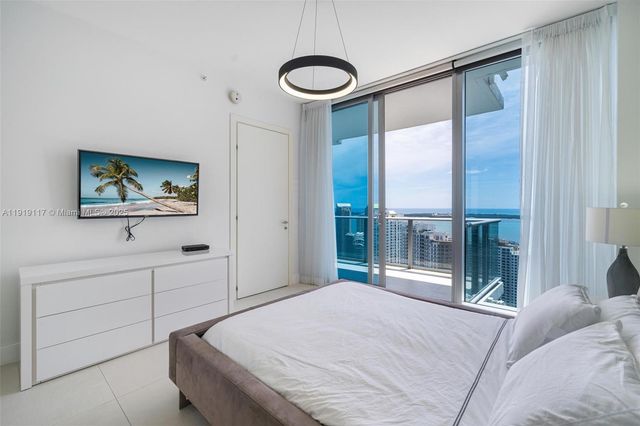 200 Biscayne Boulevard Way 4707, Miami, FL 33131