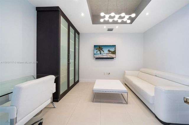 200 Biscayne Boulevard Way 4707, Miami, FL 33131