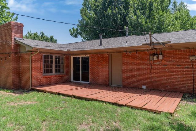 2617 Chaucer Drive, Oklahoma City, OK 73120